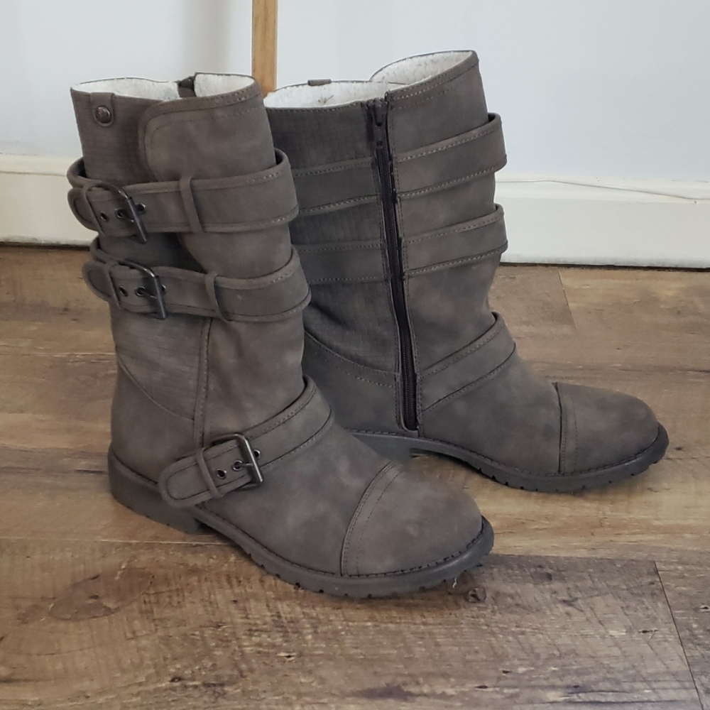 Roxy mid calf boots